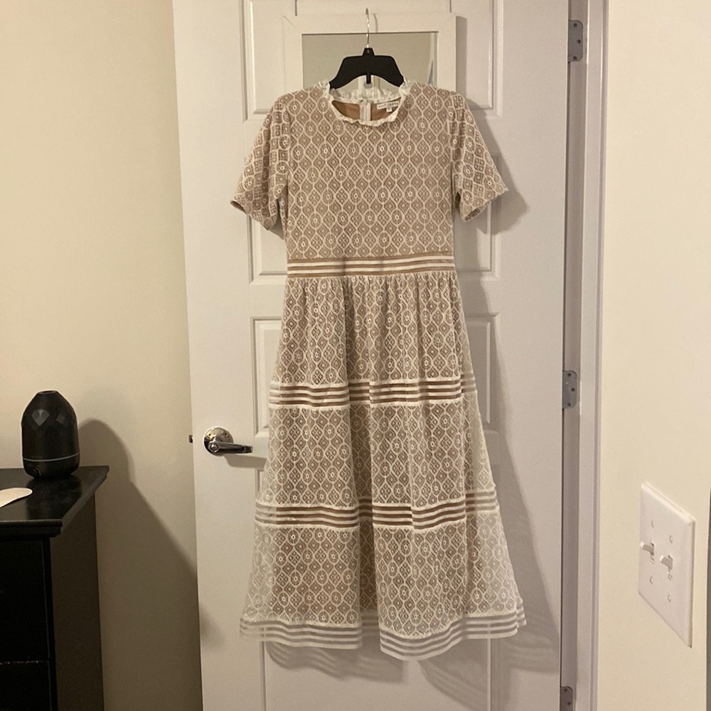 BALTIC BORN Windsor Lace Midi Dress Ivory Tan size large